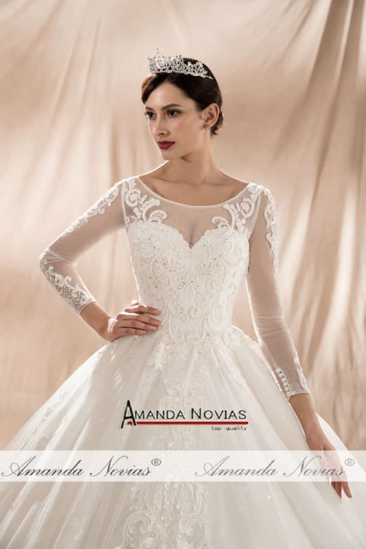 abiti da sposa Luxury Long Sleeve Lace Appliqued Low Back Shiny Wedding Dress